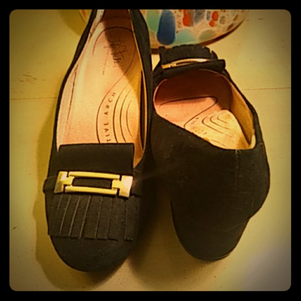 Life Stride Soft System Shoe 7-8 W - CLOSET WILL CLOSE SEP 26 - moving